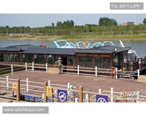 揭秘足球明星水晶壁画的创作者与背后的故事 揭秘足球明星水晶壁画的创作者与背后的故事