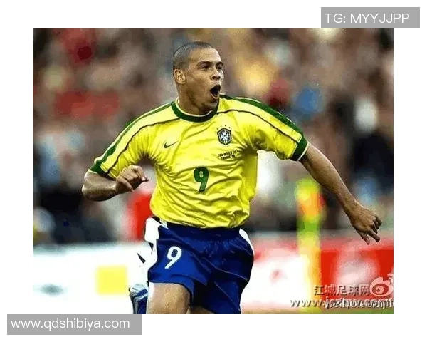 足球明星C罗贴画的魅力与收藏价值探讨